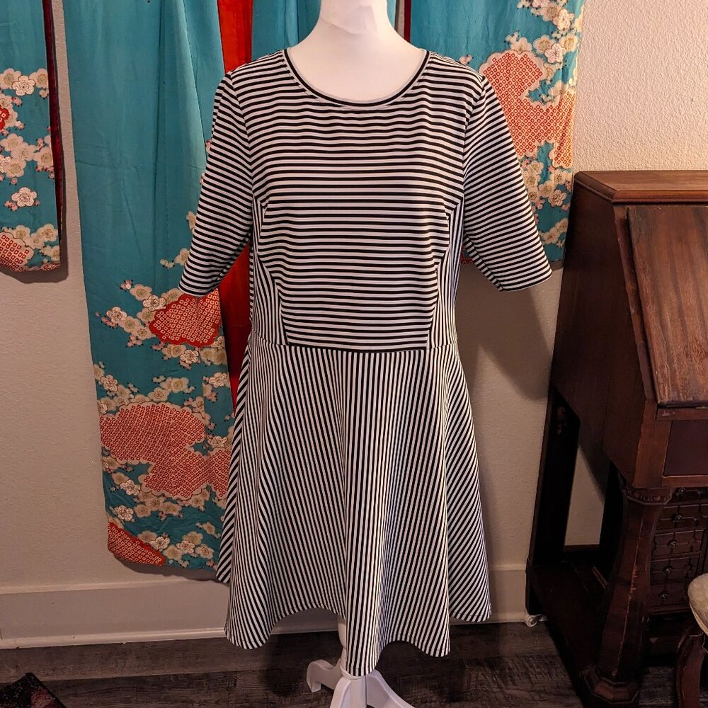 Apt 9 Black and White Striped Dress